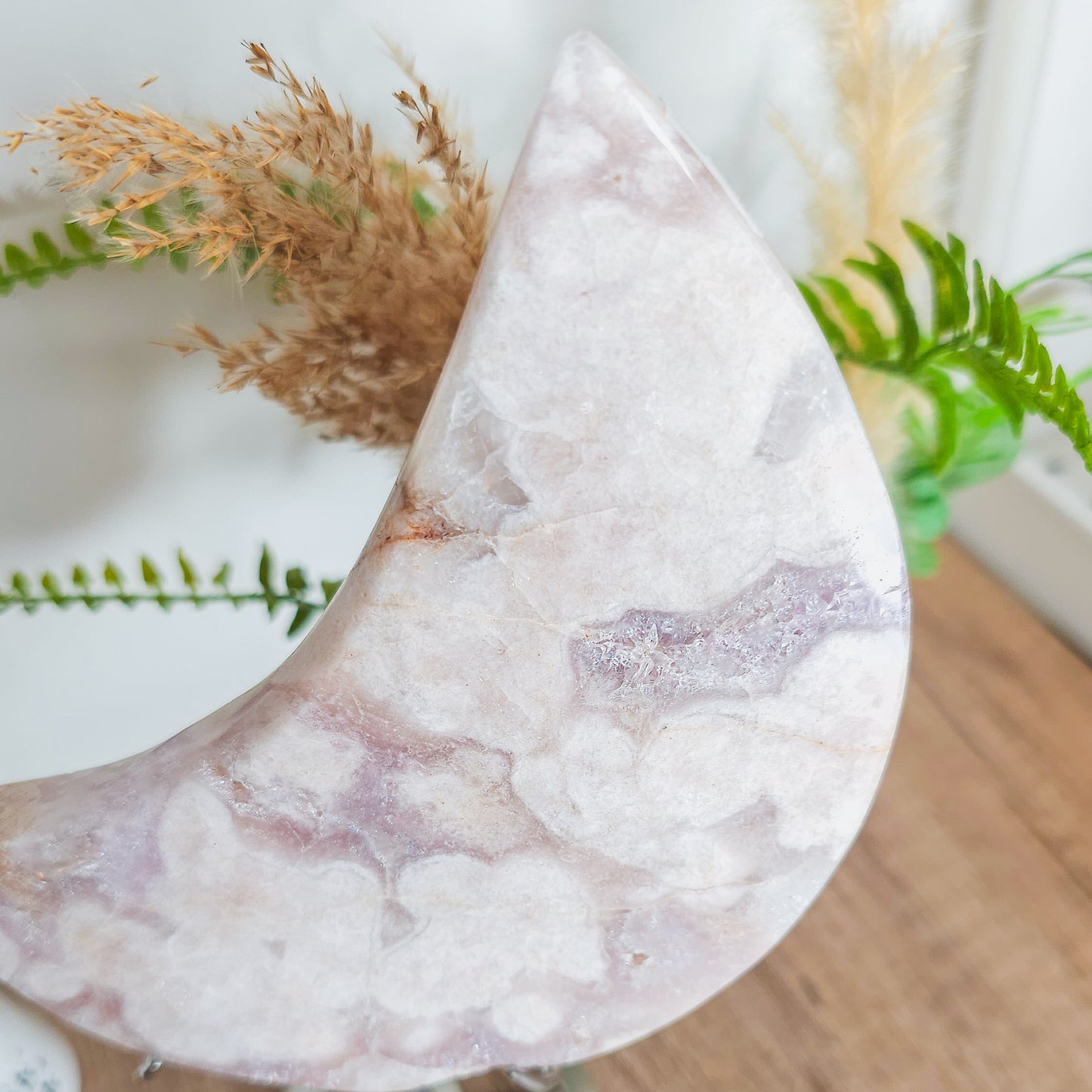 Statement Flower Agate with Pink and Lavender Amethyst and Quartz on the stand