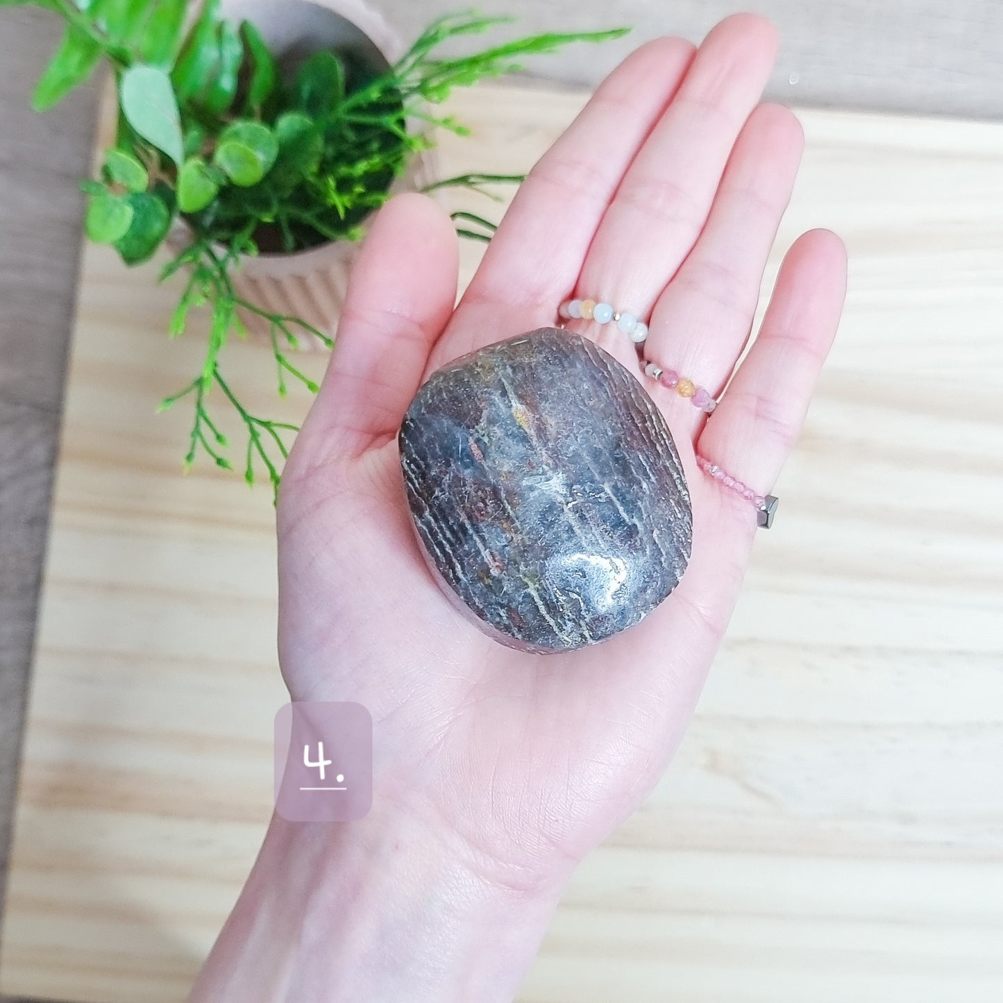 Thousand Layers Quartz/Lodolite Palm Stone