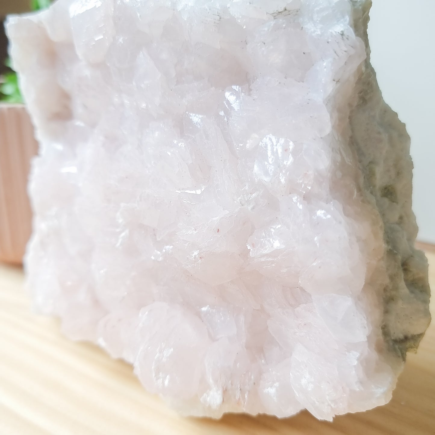 Mangano Calcite Statement Piece