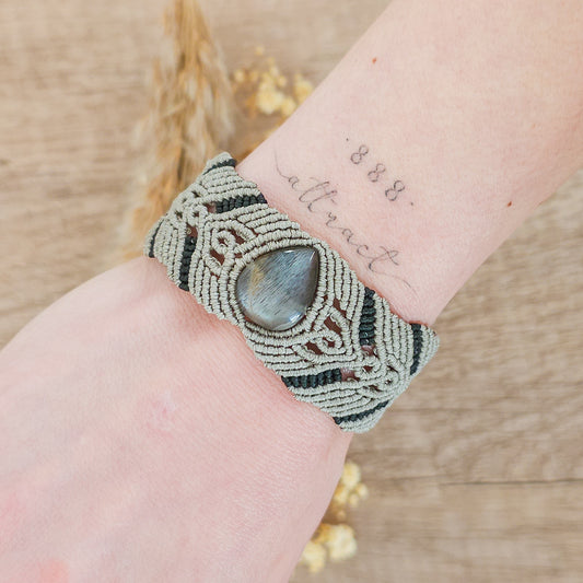 Handmade Macrame Bracelet with Black Moonstone with Silver Flash
