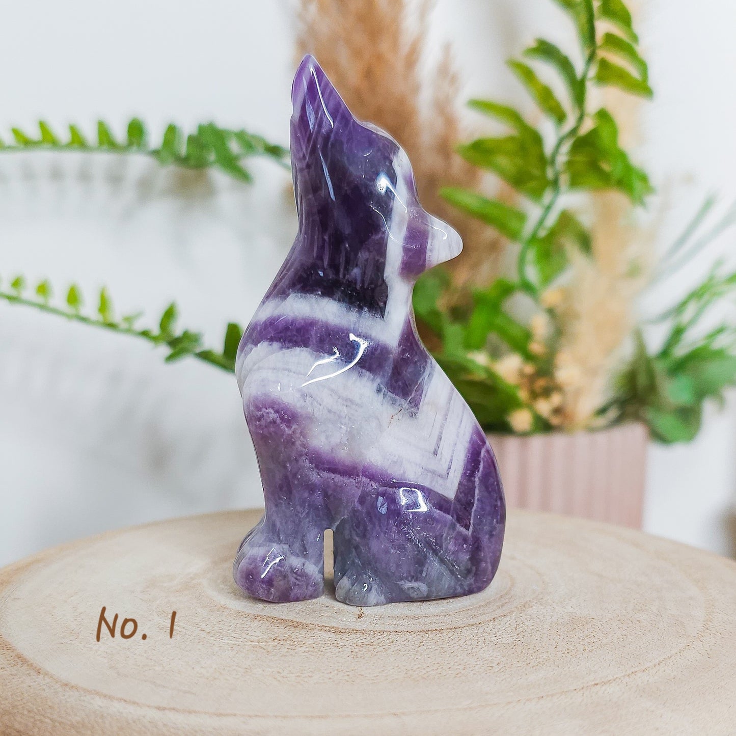 Chevron/Dream Amethyst Wolf Carving
