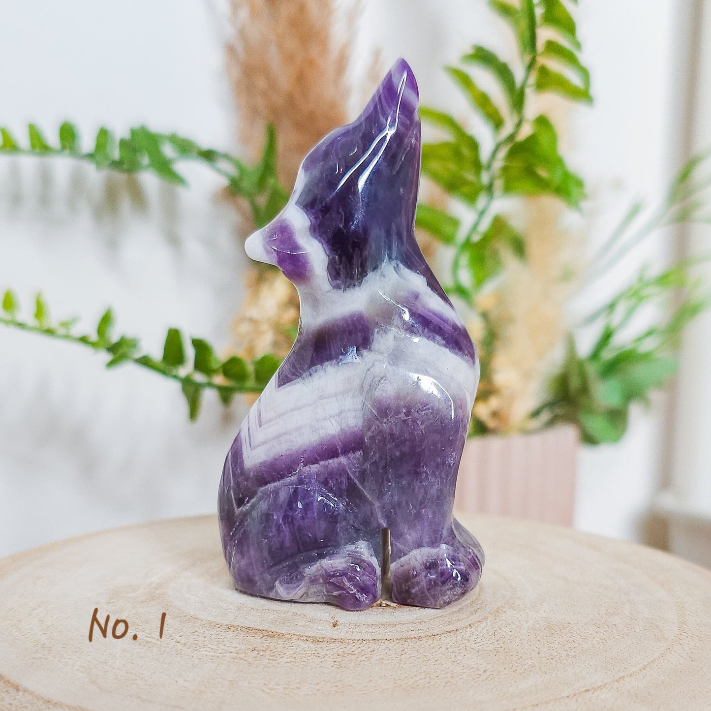 Chevron/Dream Amethyst Wolf Carving