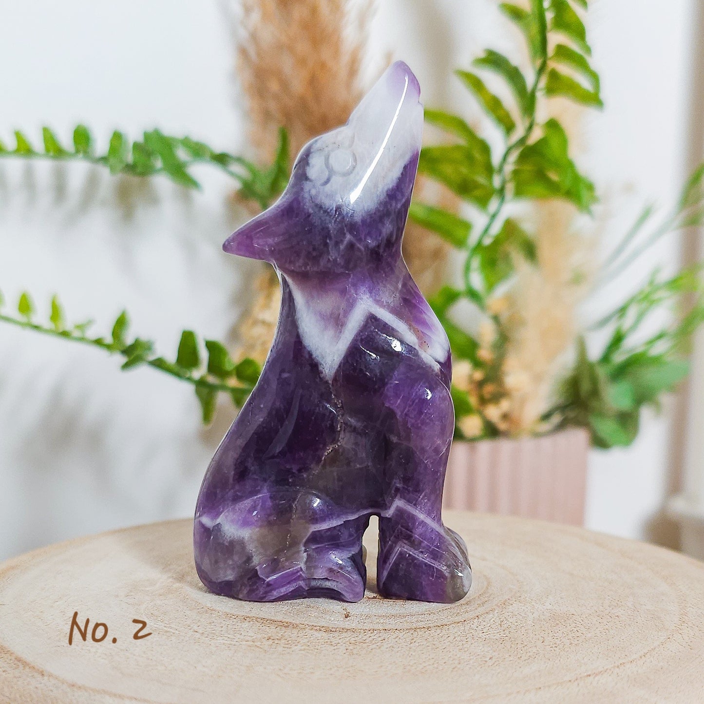 Chevron/Dream Amethyst Wolf Carving