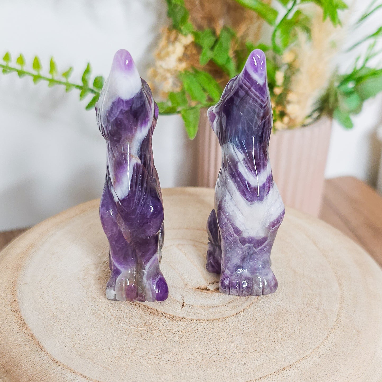 Chevron/Dream Amethyst Wolf Carving