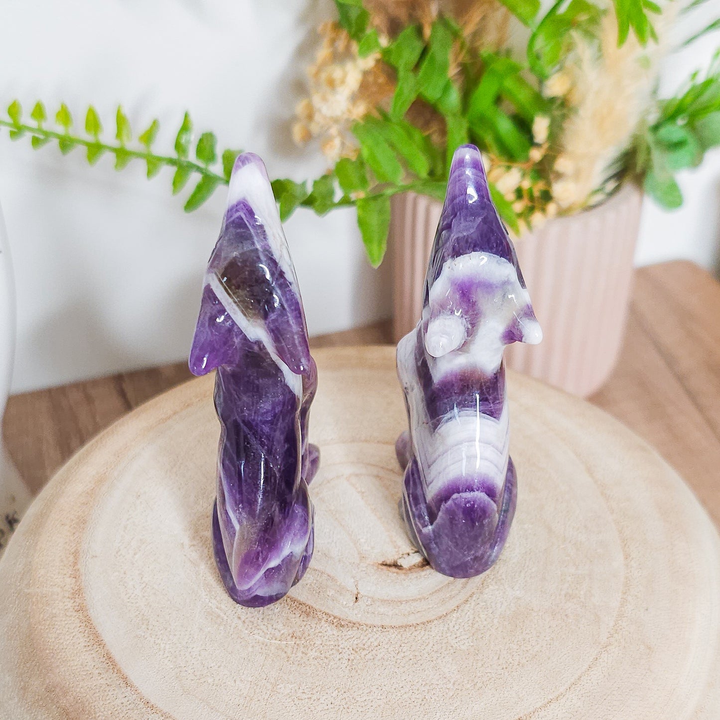 Chevron/Dream Amethyst Wolf Carving