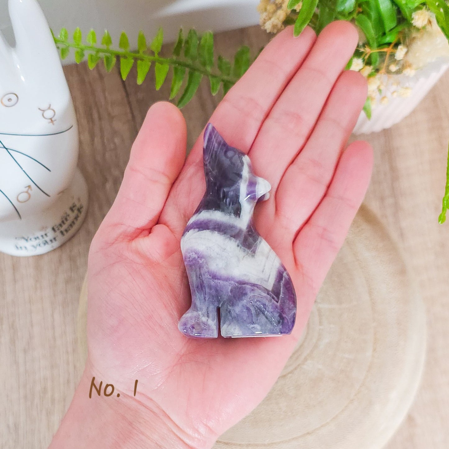 Chevron/Dream Amethyst Wolf Carving