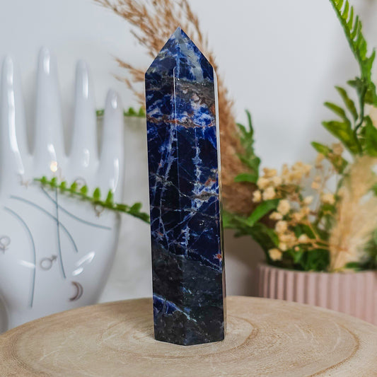 Fluorescent Sodalite Tower