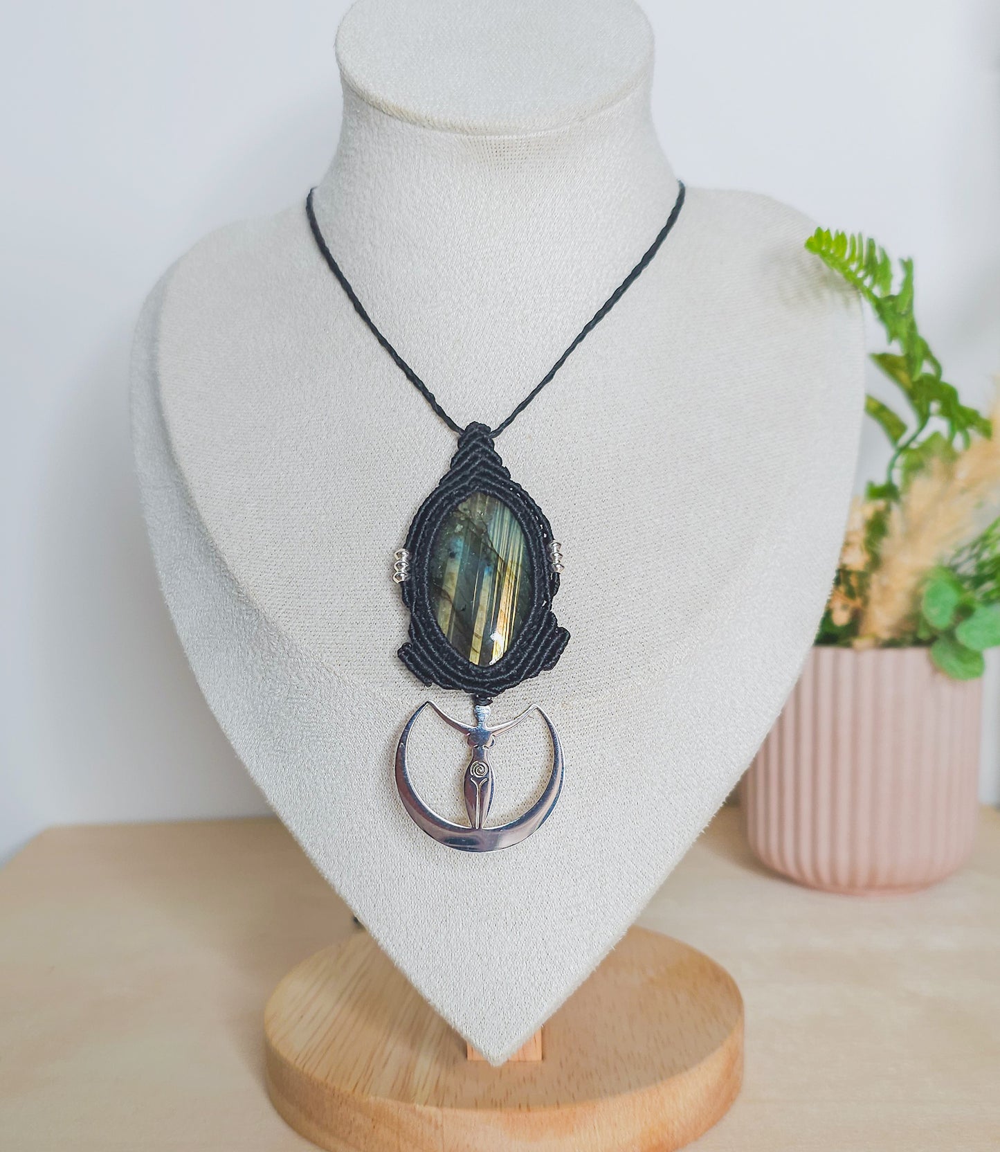 Lunar Priestess | Handmade Necklace with Labradorite & Moon Goddess Pendant