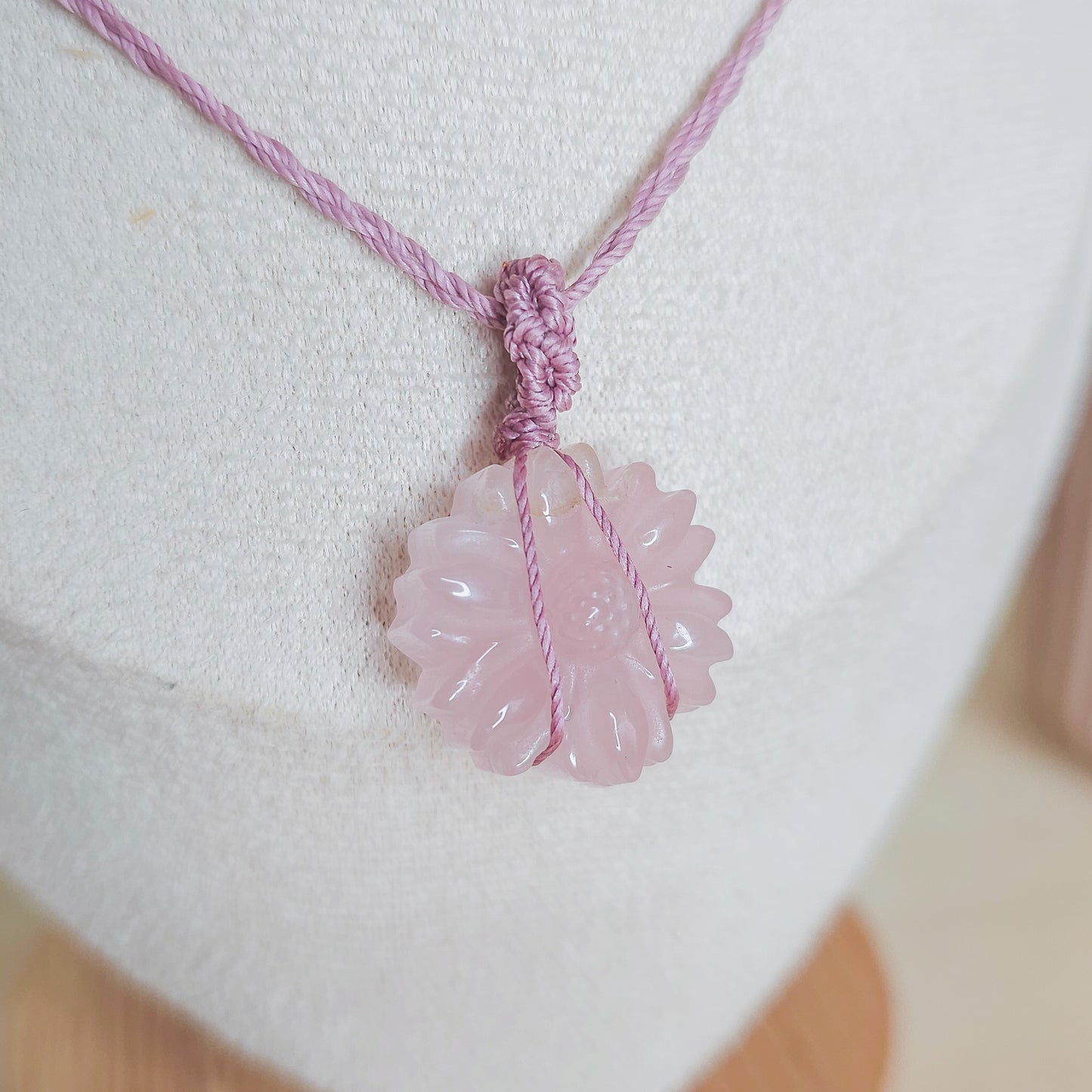 Heart Bloom | Handmade Necklace with Rose Quartz Daisy