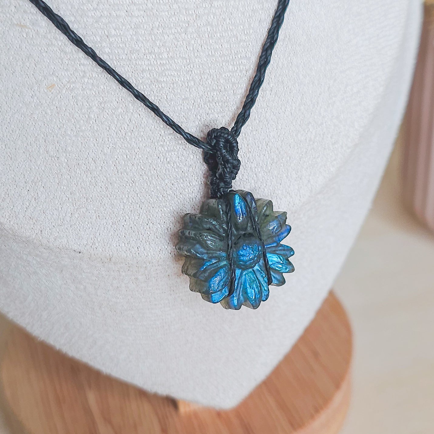 Mystic Bloom | Handmade Necklace with Labradorite Daisy