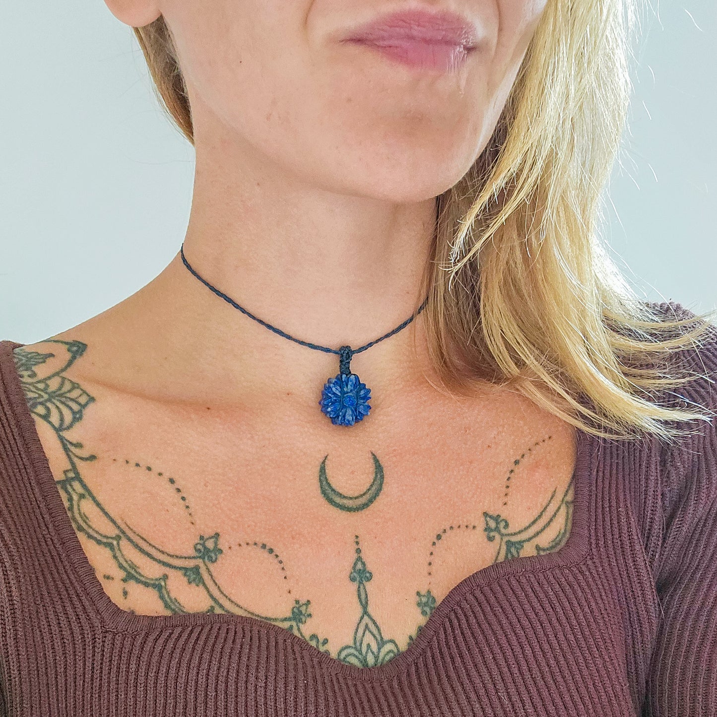 Truth Bloom | Handmade Necklace with Lapis Lazuli Daisy