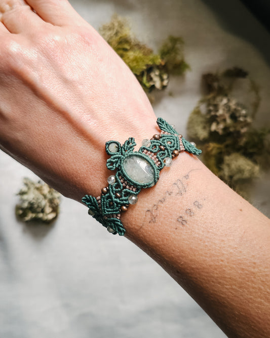Whisper of Stillness | Handcrafted Prehnite Micromacramé Bracelet