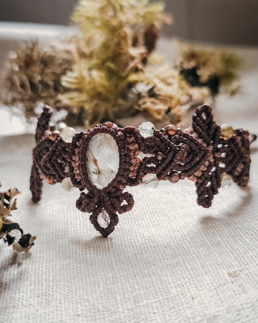 Whisper of Roots | Handcrafted Prehnite Micromacramé Bracelet